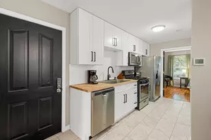 230 W 8th St, Newport, KY 41071 - Photo 7