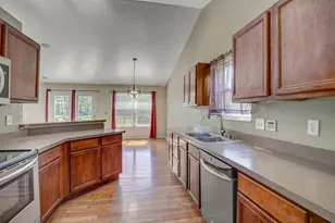 9370 Lago Mar Ct, Florence, KY 41042 - Photo 5
