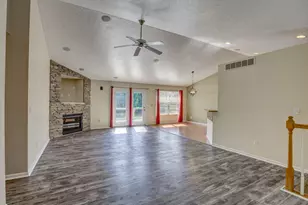 9370 Lago Mar Ct, Florence, KY 41042 - Photo 7