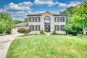 631 Meadow Wood Dr, Crescent Springs, KY 41017 - Photo 1
