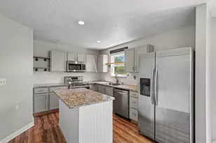 966 Surfridge Dr, Hebron, KY 41048 - Photo 9