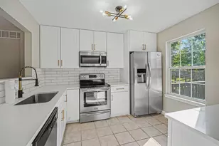 9000 Steeplebush Dr, Florence, KY 41042 - Photo 5