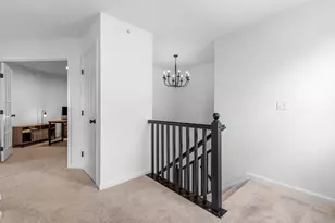 592 Foxhill Dr, Crescent Springs, KY 41017 - Photo 5