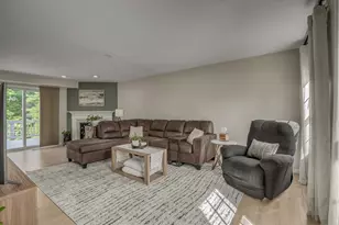 7545 Roxbury Ct, Florence, KY 41042 - Photo 3