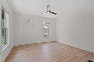 215 W 7th St, Newport, KY 41071 - Photo 3