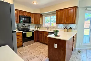 8442 Woodcreek Dr, Florence, KY 41042 - Photo 5