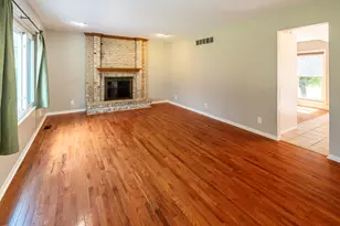 8442 Woodcreek Dr, Florence, KY 41042 - Photo 7