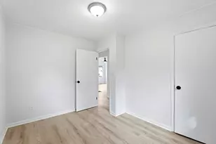 102 Valley Dr, Florence, KY 41042 - Photo 11