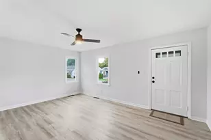 102 Valley Dr, Florence, KY 41042 - Photo 3