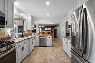1860 Beacon Hill Dr, Fort Wright, KY 41011 - Photo 5