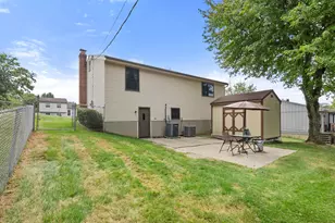 8 Crystal Lake Dr, Covington, KY 41017 - Photo 5