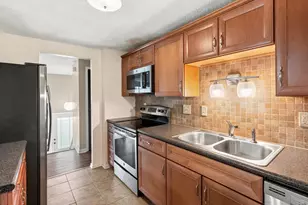 8 Crystal Lake Dr, Covington, KY 41017 - Photo 9