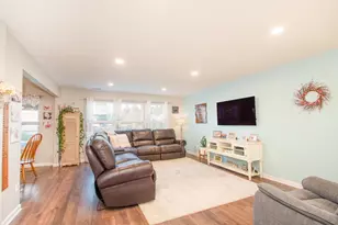 2300 Sunflower Ct, Hebron, KY 41048 - Photo 7