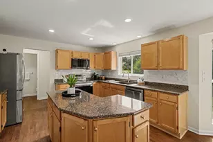 1822 Mountainview Ct, Florence, KY 41042 - Photo 9