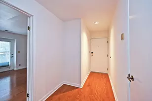 323 E 2nd St, Covington, KY 41011 - Photo 5