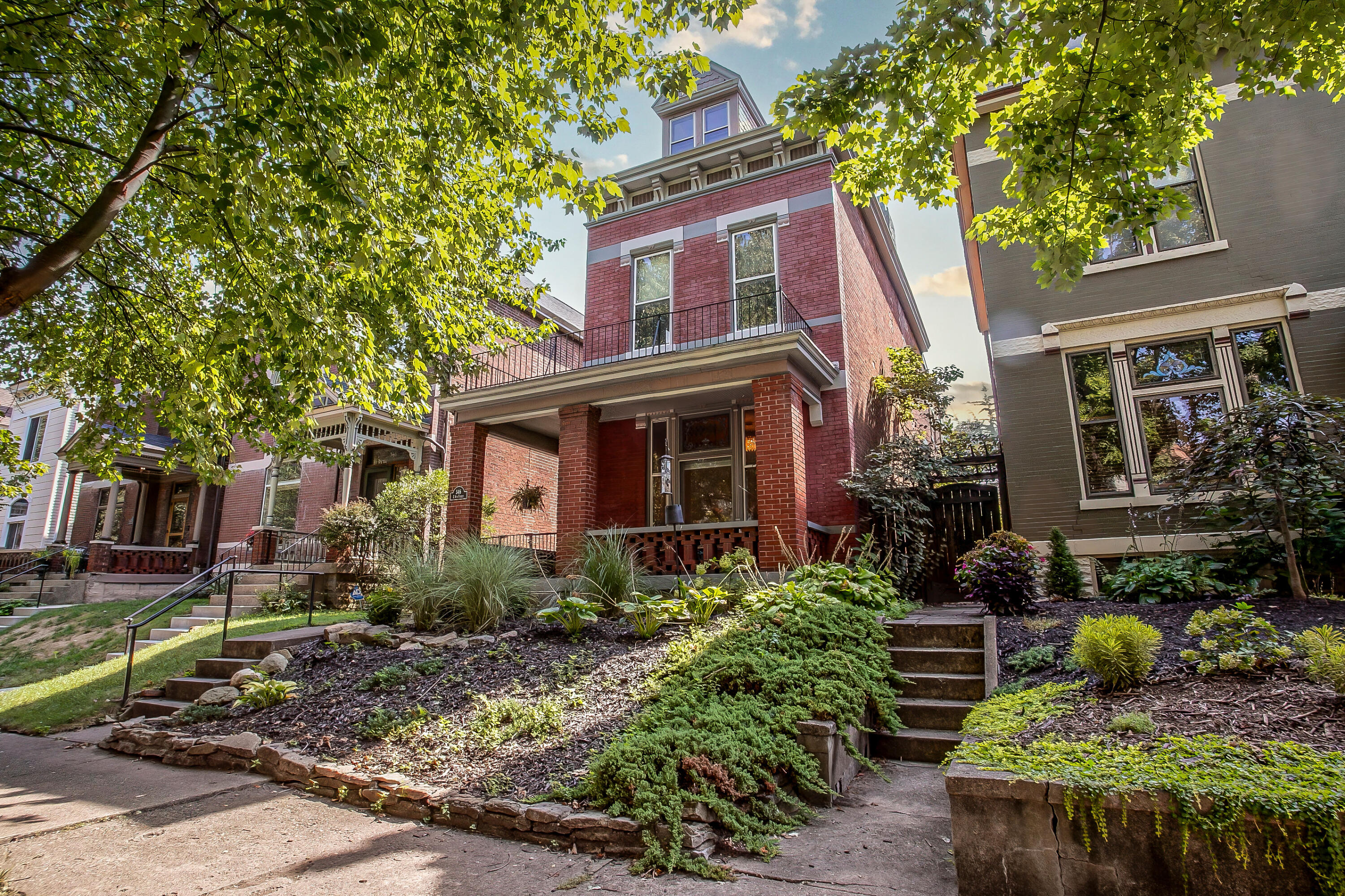 546 E 4th St, Newport, KY 41071 - MLS 647098 - Coldwell Banker