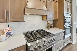 260 Ascent Ln, Fort Mitchell, KY 41017 - Photo 11
