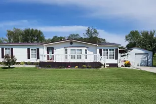 7076 Orangeburg Rd, Maysville, KY 41056 - Photo 1