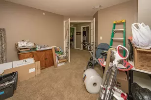 2321 Twelve Oaks Dr, Florence, KY 41042 - Photo 9