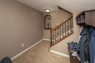 2321 Twelve Oaks Dr, Florence, KY 41042 - Photo 7
