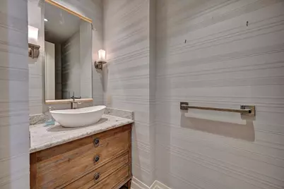 100 W Rivercenter Boulevard #PH2A, Covington, KY 41011 - Photo 23