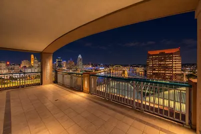 100 W Rivercenter Boulevard #PH2A, Covington, KY 41011 - Photo 3