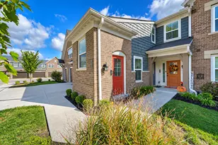 654 Foxhill Dr, Crescent Springs, KY 41017 - Photo 1