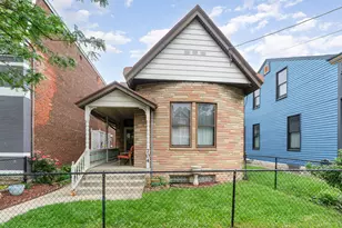 704 E 9th St, Newport, KY 41071 - Photo 1