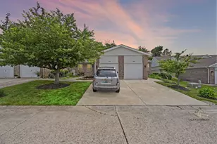 5284 Country Club Ln, Burlington, KY 41005 - Photo 1