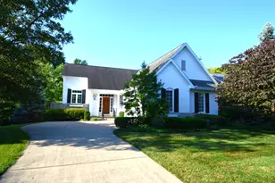 830 Lauren Dr, Villa Hills, KY 41017 - Photo 1