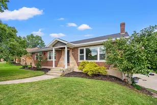 61 Edgewood Dr, Fort Thomas, KY 41075 - Photo 1