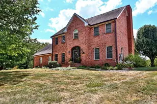 906 Ridgewood Dr, Maysville, KY 41056 - Photo 1