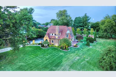 12 Rossmoyne Drive, Crestview Hills, KY 41017 - Photo 1