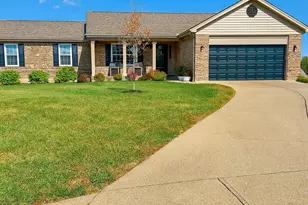 2318 Summerset Cir, Florence, KY 41042 - Photo 1