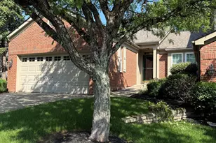2202 Dominion Dr, Fort Mitchell, KY 41017 - Photo 1
