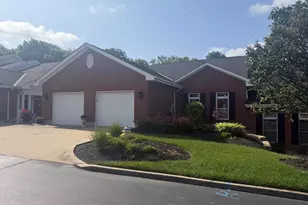 16 Thomas Pointe Dr, Fort Thomas, KY 41075 - Photo 1