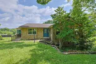 736 Parkview Dr, Latonia, KY 41015 - Photo 1