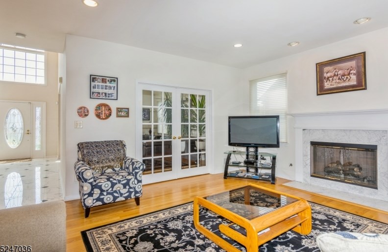 50 Deanna Dr, East Hanover NJ 07936-3208 exterior