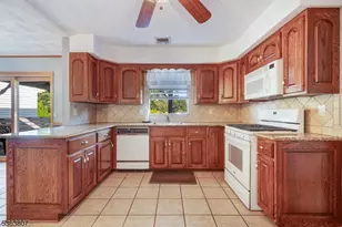 39 Mildred Terrace, Clark Township, NJ 07066 - Photo 3