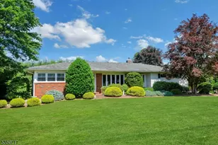 35 Clearview Dr, Randolph Township, NJ 07869 - Photo 1