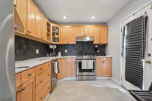 47 Howard Ct, Newark, NJ 07103 - Photo 11