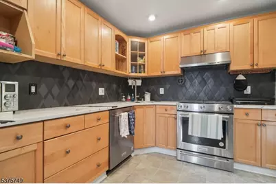 47 Howard Ct, Newark, NJ 07103 - Photo 1