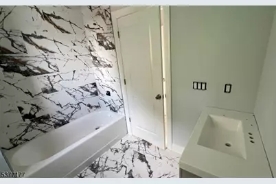 162 S 12th St, Newark, NJ 07107 - Photo 31