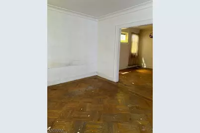 51 Brookwood St, East Orange, NJ 07018 - Photo 5