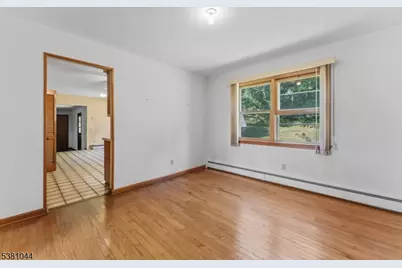 8 Herman Thau Rd, Clinton Township, NJ 08801 - Photo 5