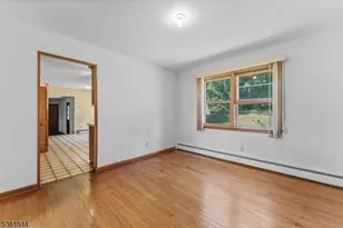 8 Herman Thau Rd, Clinton Township, NJ 08801 - Photo 5