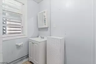 147 Seymour Ave, Newark, NJ 07108 - Photo 29