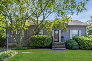 71 Burnham Rd, Morris Township, NJ 07950 - Photo 1