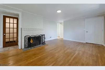 32 Heighwood Trl, Sparta Township, NJ 07871 - Photo 9