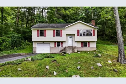 14 Tamarack Rd, White Township, NJ 07823 - Photo 1